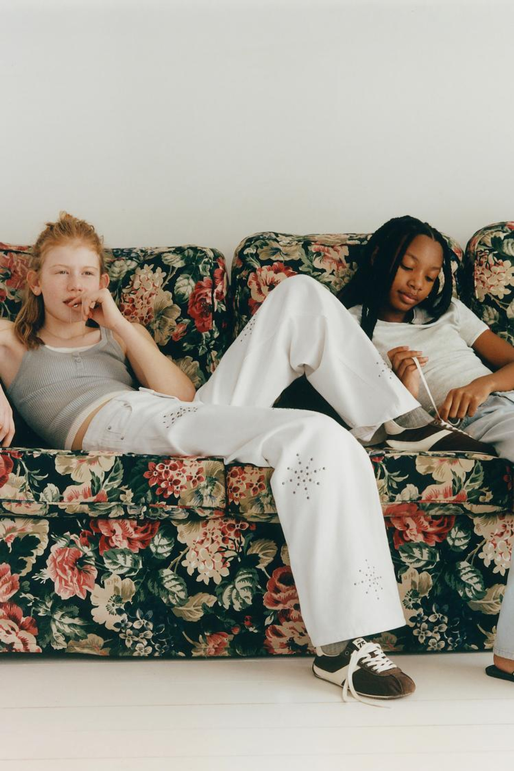 ZARA ДЖИНСЫ WIDE LEG С ЗАКЛЕПКАМИ, ЭКРЮ