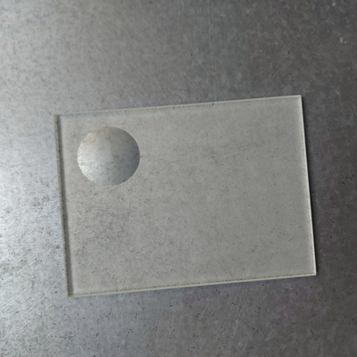 Стекло стоматологическое с 1-й лункой 70х90х4, 1шт.