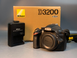 Nikon D3200 body 9423 кадров пробега