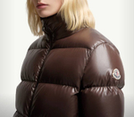 Утеплённая куртка Abbadia Short из лакового нейлона с пухом от Moncler