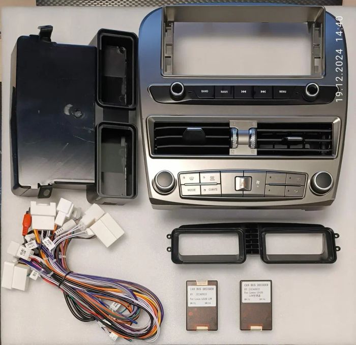 Магнитола для Lexus LS430 2000-2006 - Kuberg монитор 12.5" в стиле LEXUS на Android 12, 2К экран, Быстрая, CarPlay, 4G SIM-слот