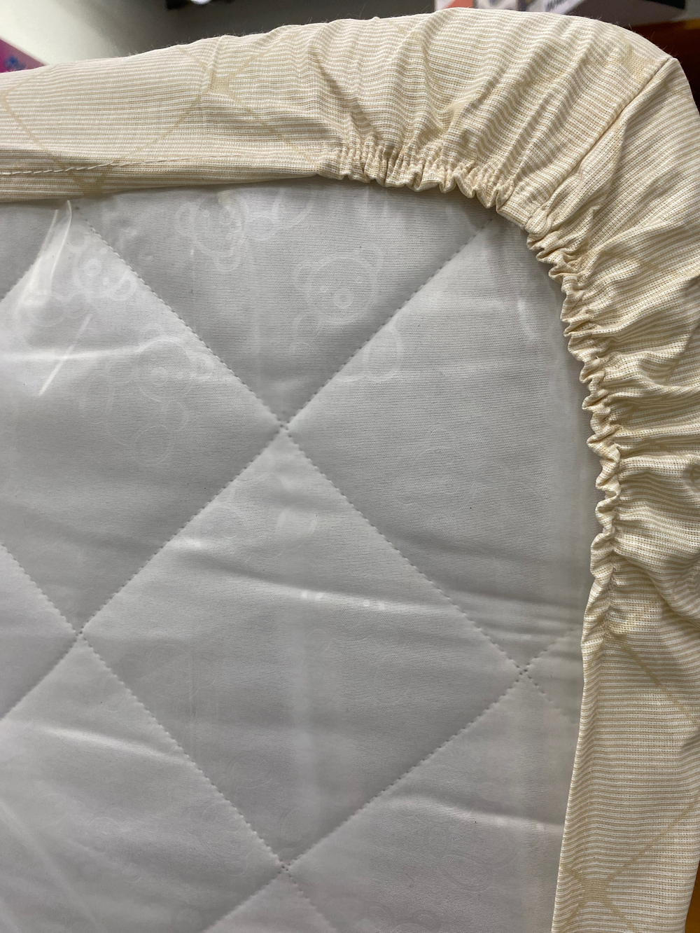 Комплект в кроватку 6-ти предметный "Спящие зверушки" (бежевый цвет)