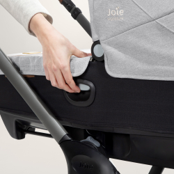 Детское автокресло Joie Calmi