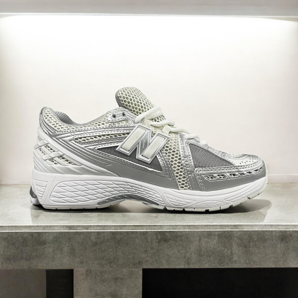 New Balance 1906R • White