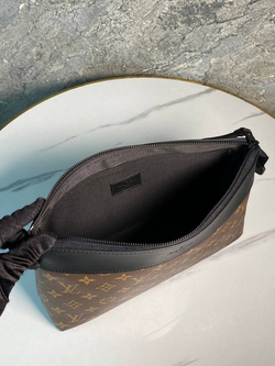Клатч Louis Vuitton