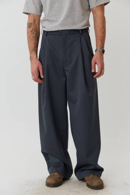 Брюки мужские со складками из серо-голубой шерсти