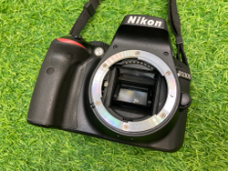 Nikon D3300 + 18-55mm 3.5-5.6G II VR 16100 кадров