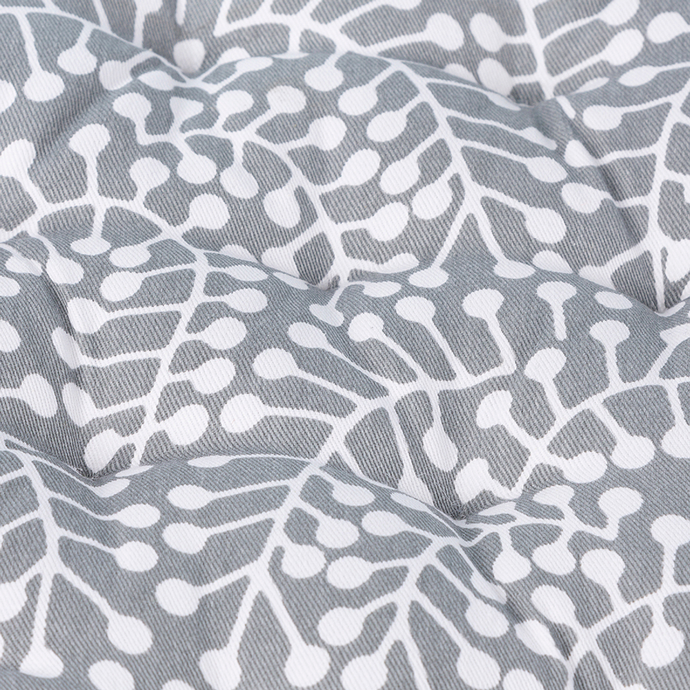 Подушка на стул круглая серого цвета с принтом Спелая Смородина из коллекции scandinavian touch, 40 см