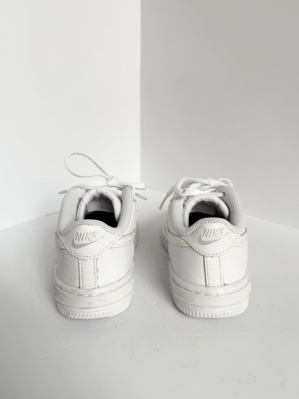 Новые кроссовки Nike, 27