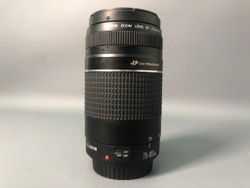 Canon 75-300mm III USM, царапины на верхней линзе.