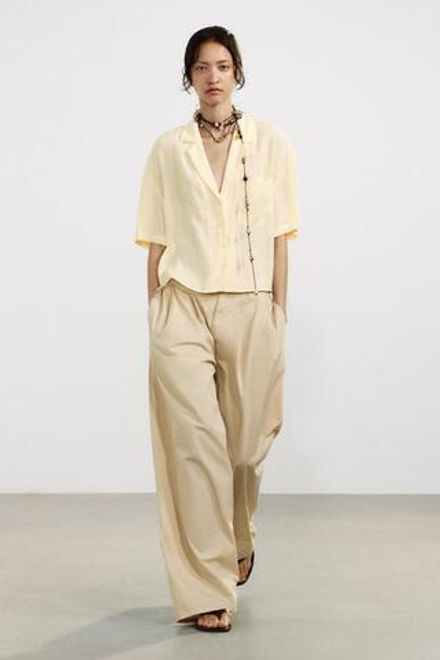 ZARA РУБАШКА СТРУЯЩЕГОСЯ ПОКРОЯ, СВЕТЛО-ЖЕЛТЫЙ
