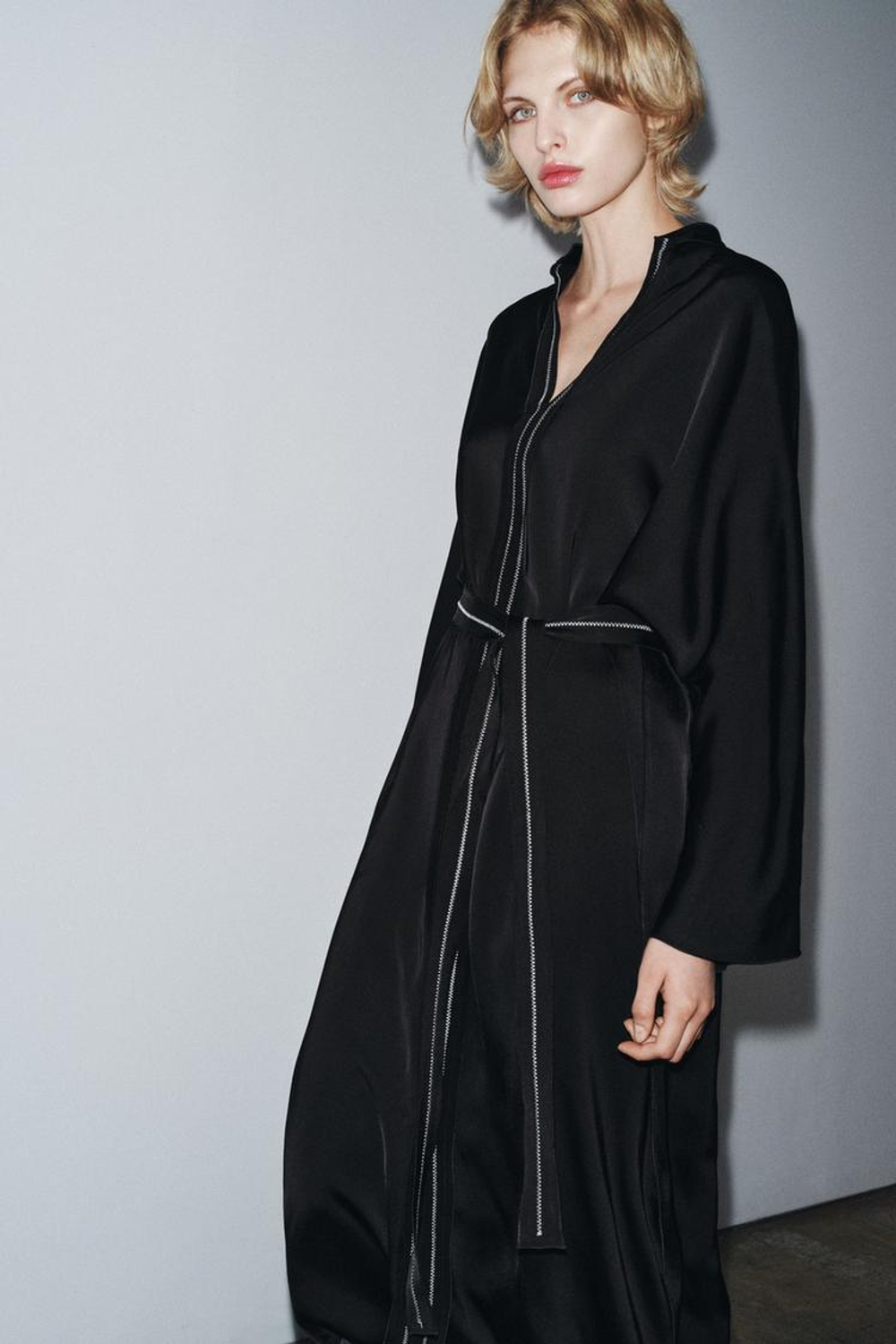 ZARA ПЛАТЬЕ-ТУНИКА С ОТДЕЛОЧНОЙ СТРОЧКОЙ ZW COLLECTION, ЧЕРНЫЙ