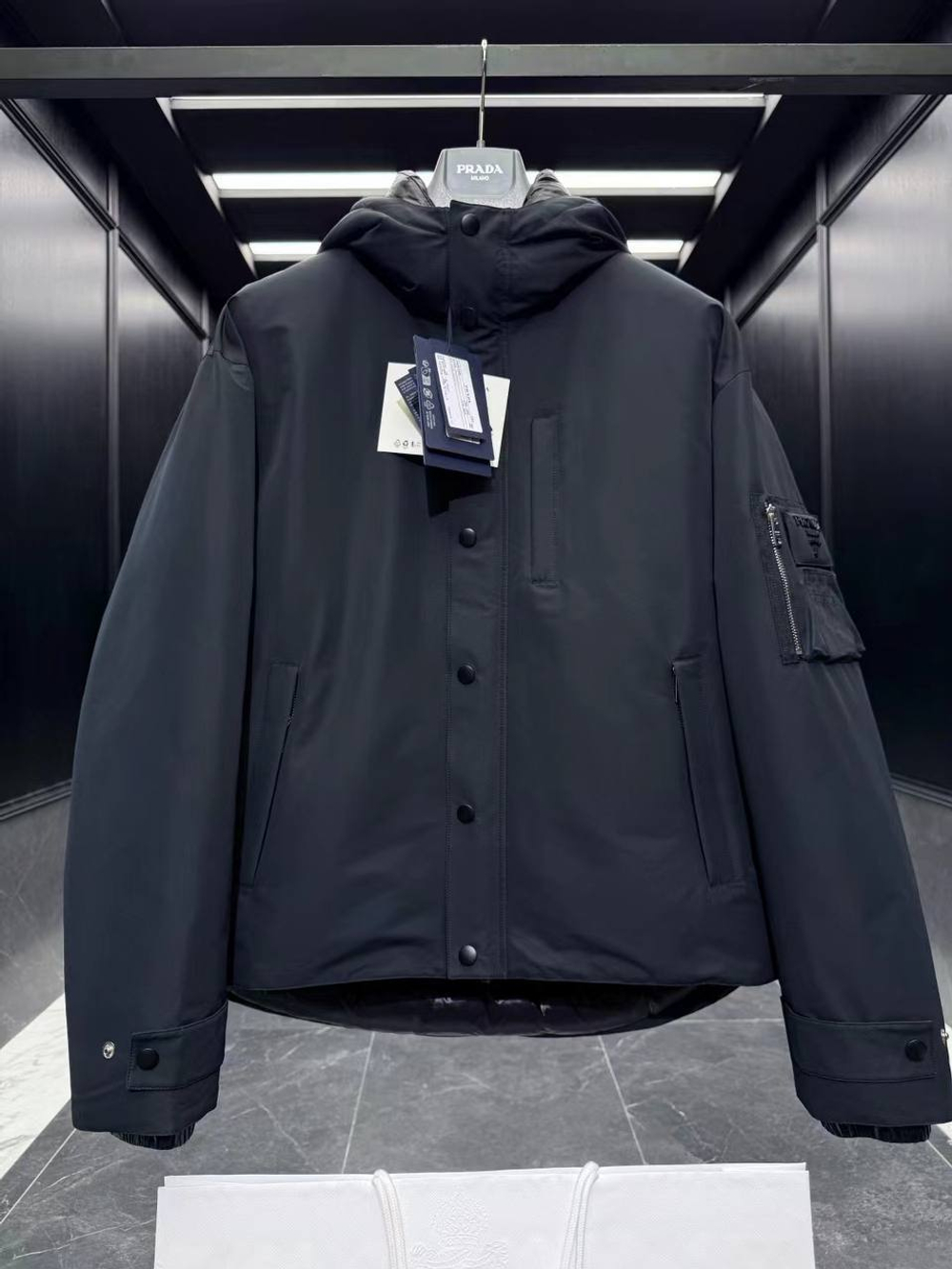 Пуховик Prada