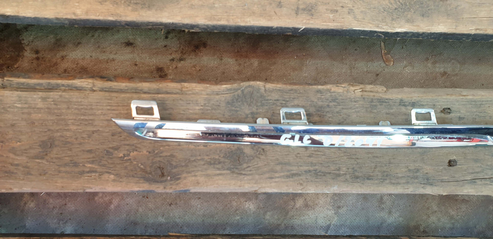 Молдинг решетки радиатора Mercedes GLC (X253) 15-19 Б/У Оригинал A2538880485