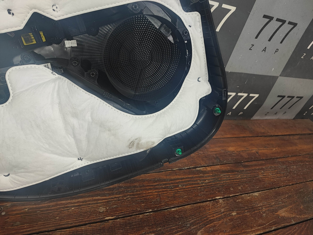 Обшивка двери задней правой Kia K5 20-нв Б/У Оригинал 83302L2310