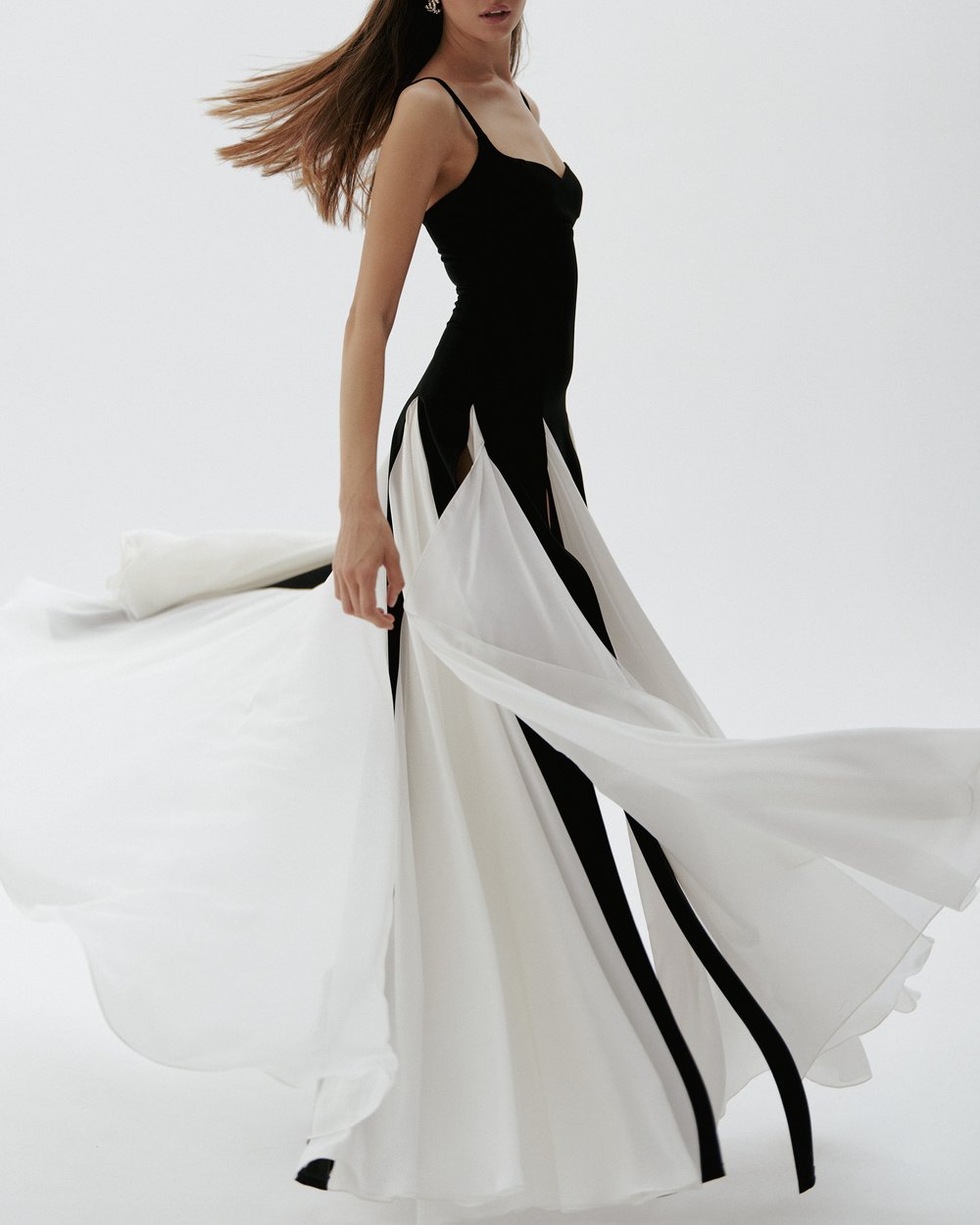 Платье с разрезами