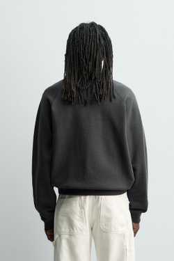 ZARA Х AARON LEVINE ТОЛСТОВКА С ЭФФЕКТОМ ПОТЕРТОСТИ, МОРСКОЙ СИНИЙ