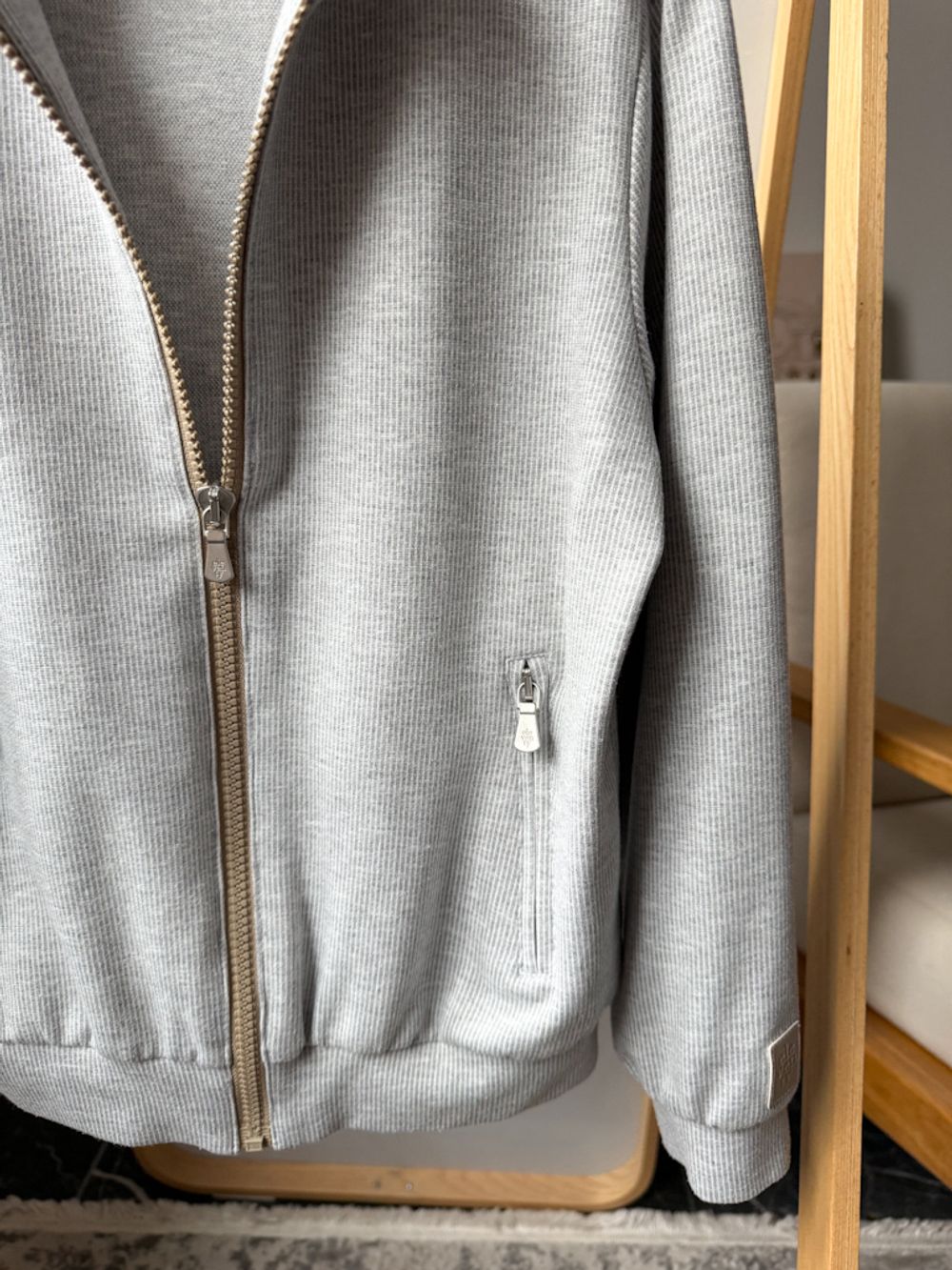 Костюм Eleventy, 140