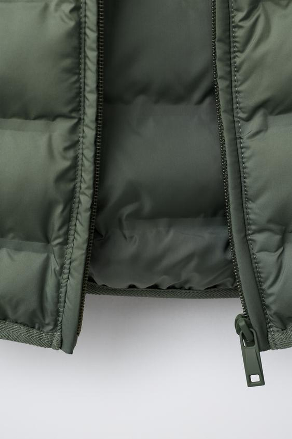 ZARA ЛЕГКИЙ ЖИЛЕТ С КАПЮШОНОМ WATER REPELLENT, ХАКИ