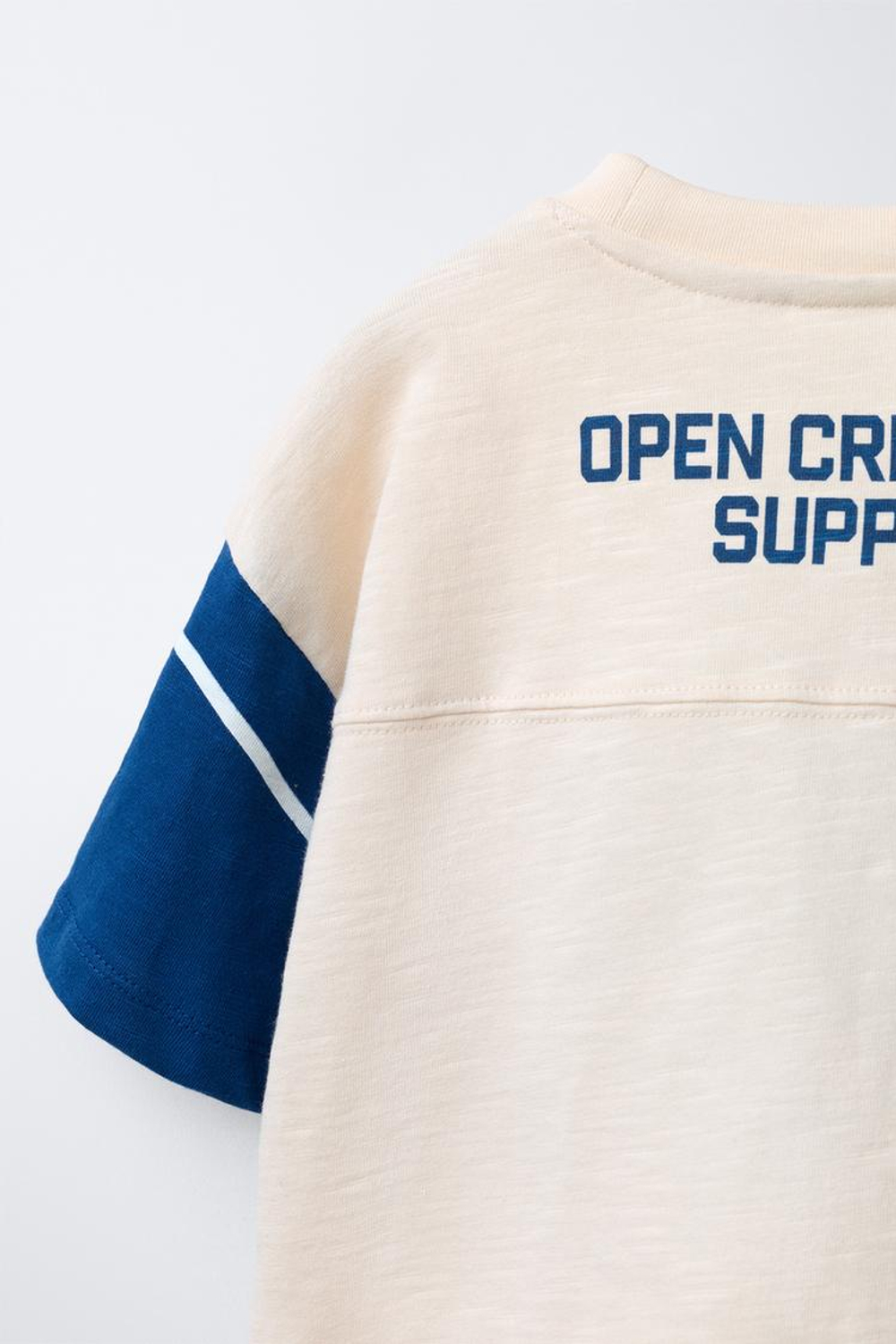 ZARA ФУТБОЛКА С ПРИНТОМ, ЖЕЛТОВАТО-БЕЛЫЙ