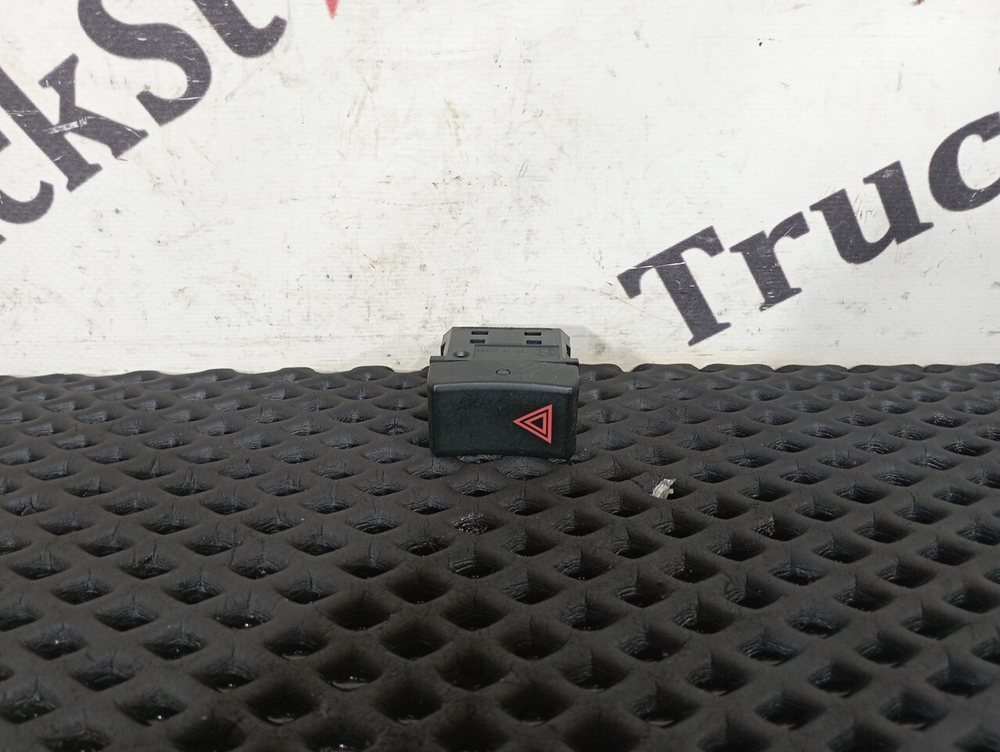 Кнопка аварийной сигнализации