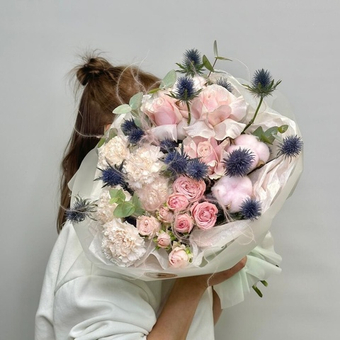 «Байкал» букет из динтусов, розы и эрингиума