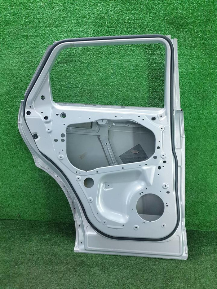 Дверь задняя левая Range Rover Evoque 2 (2018-н.в.)