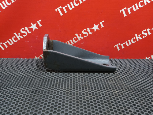 Кронштейн амортизатора переднего