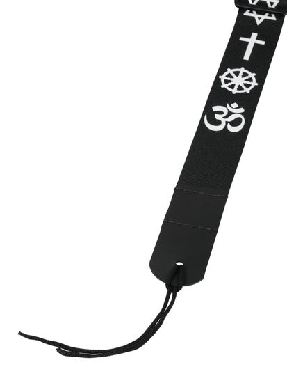 MZ-RG-5ApSymbolsBk Ремень для гитары, черный, аппликация Символы, MEZZO