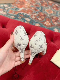 Louis Vuitton Pump (6 colors)