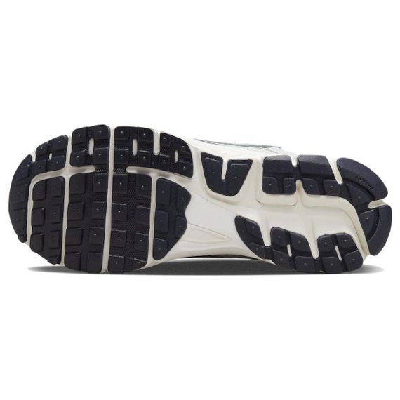 Nike Air Zoom Vomero 5 Беговые кроссовки Низкие Женские