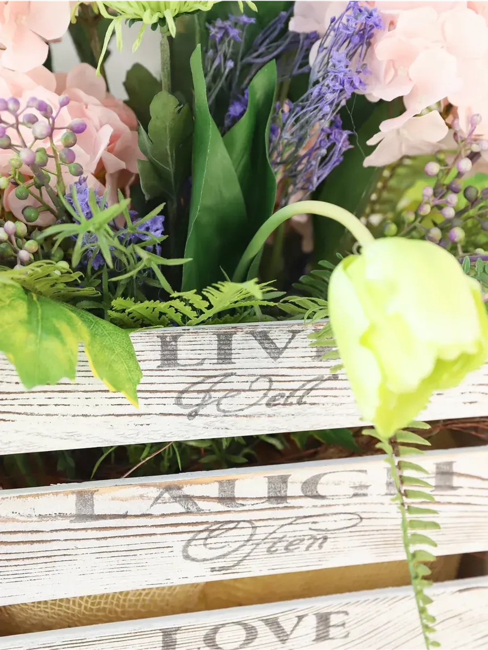 Композиция в ящике "Гортензия и тюльпаны"