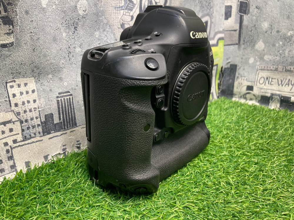 Canon EOS 1D X Mark II 731.000 кадров