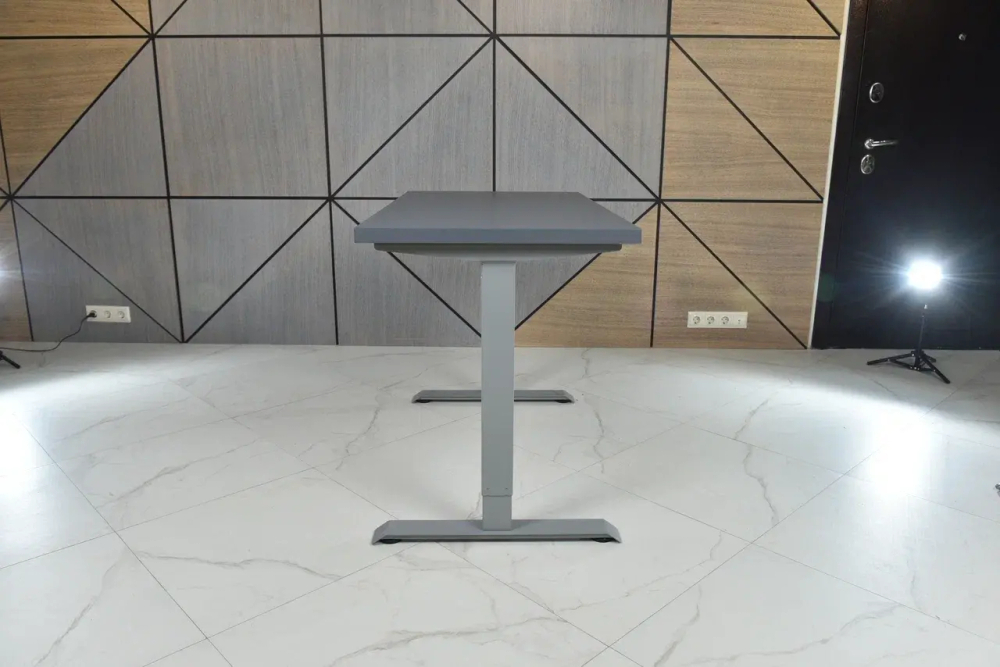 Регулируемый компьютерный стол Bazalt с регулировкой по высоте — столешница МДФ Сланцево‑серый