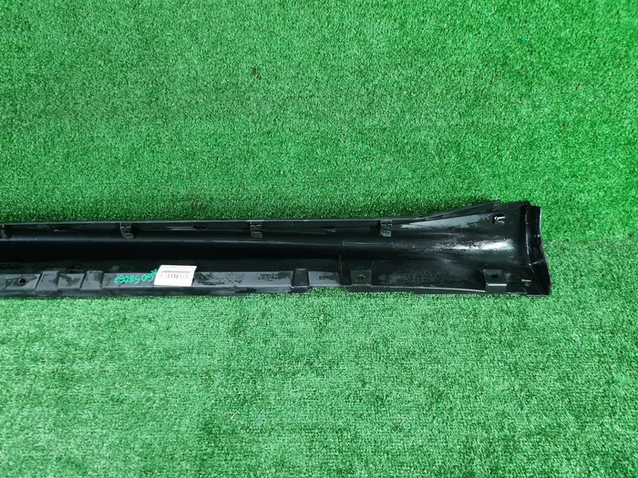 Накладка порога правая Nissan Juke 1 YF15 (2010-2019)