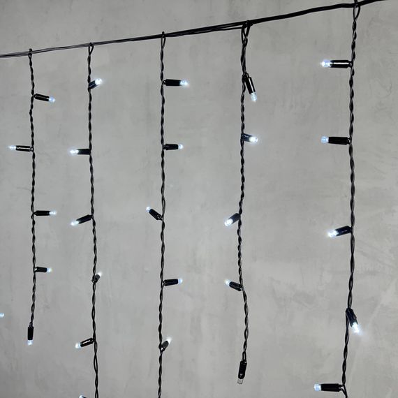 Светодиодная бахрома с колпачком 3,2*0,9 м., 180 холодных белых LED ламп, мерцание, черный провод ПВХ, IP65, LTC (PIL180BLWCAP-11-2W)