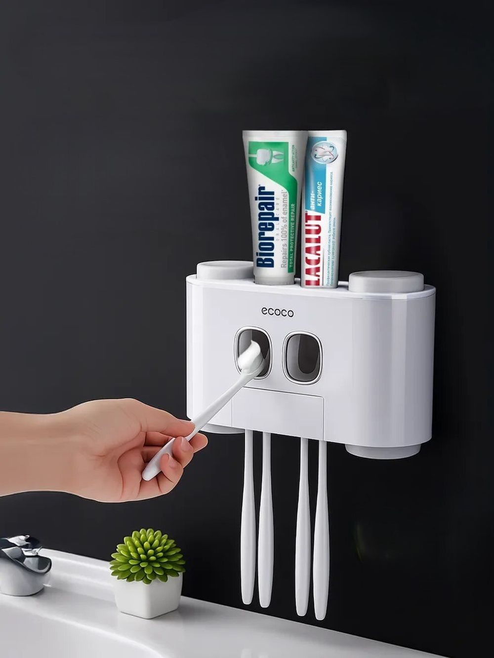 Дозатор для зубной пасты и держатель для щеток