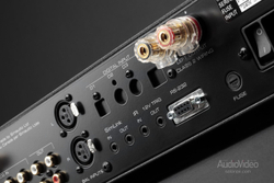 Moon by Simaudio 340i X Black — интегральный стереоусилитель премиум-класса