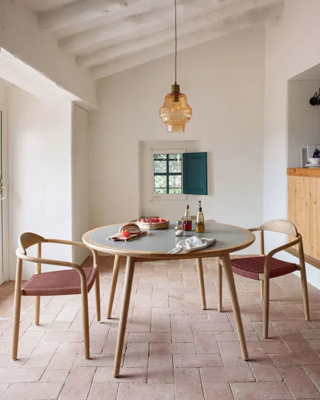 Стул Glynis массив эвкалипта с черным сиденьем | La Forma | Испания | Купить в Hallberg.ru