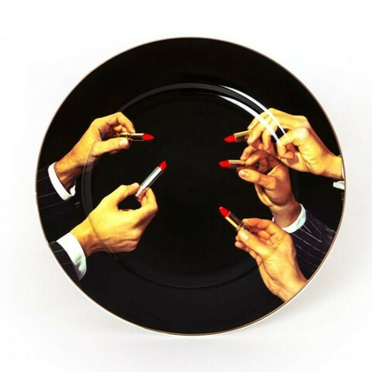 Тарелка Lipsticks Black 16914