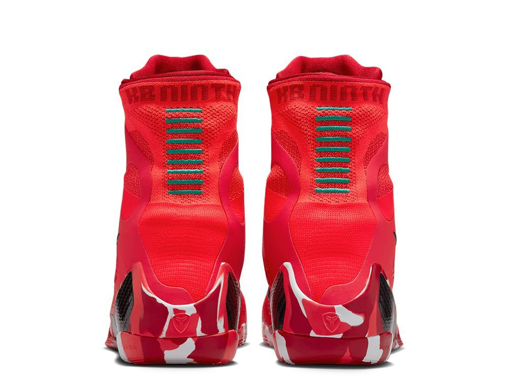 Баскетбольные кроссовки  Nike Kobe 9 Elite Protro "Christmas"