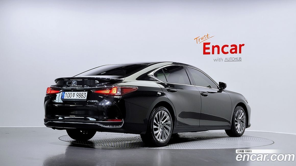 Lexus ES300h 7 Generation Luxury Plus (04.2021)