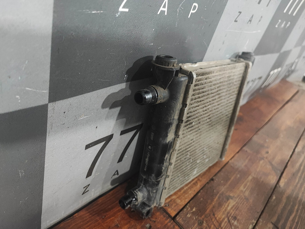 Радиатор дополнительный BMW X1 (F48) 15-нв Б/У Оригинал 17117634565