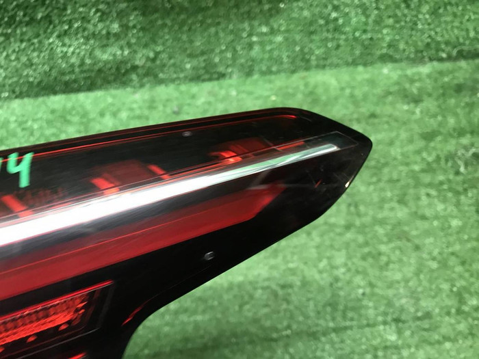 Фонарь левый внутренний Audi A4 B9 (19-нв) седан