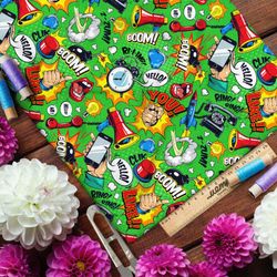 Ткань ниагара громкие предметы из комиксов на зелёном фоне