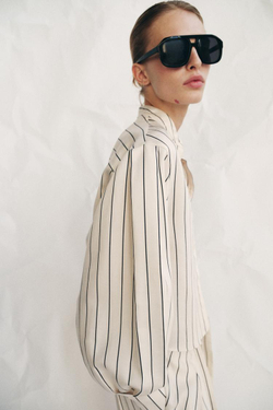 ZARA РУБАШКА В ПОЛОСКУ С ОБЪЕМНЫМИ РУКАВАМИ — ZW COLLECTION, ЭКРЮ/ТЕМНО-СИНИЙ