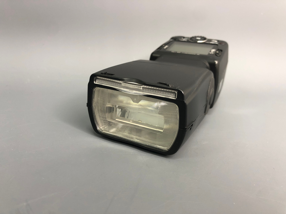 Nikon Speedlight SB-700