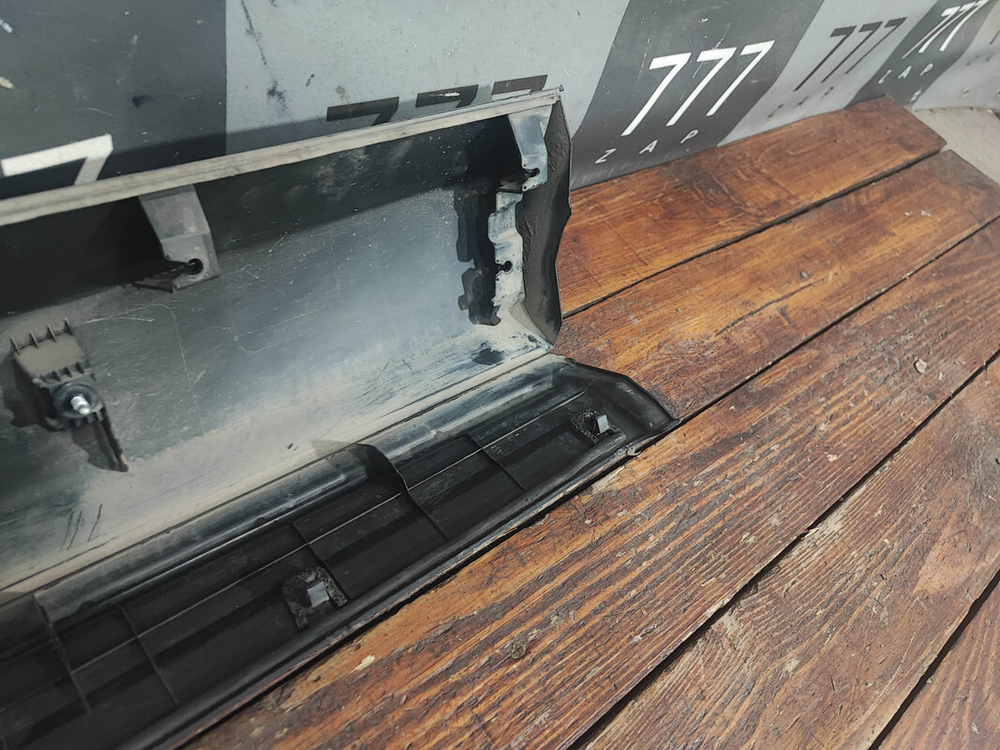 Накладка двери передней правой Toyota RAV4 IV (XA40) 15-19 Б/У Оригинал 7507342021