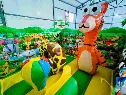 Коммерческий надувной батут «Чудо-сафари 3» 3,5*3,5*2,6 м