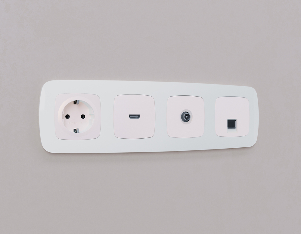 OP2120 Лицевая панель OMEGA (Жемчуг) для компьютерной/телефонной розетки RJ-45/RJ-11 QUANT